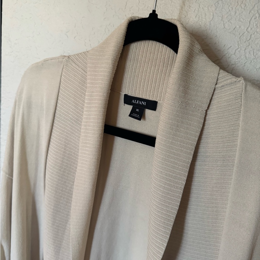 Beautiful Winter White Alfani open Front Long(er) Cardigan - Picture 2 of 5